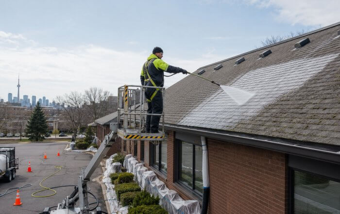 cleaning roof